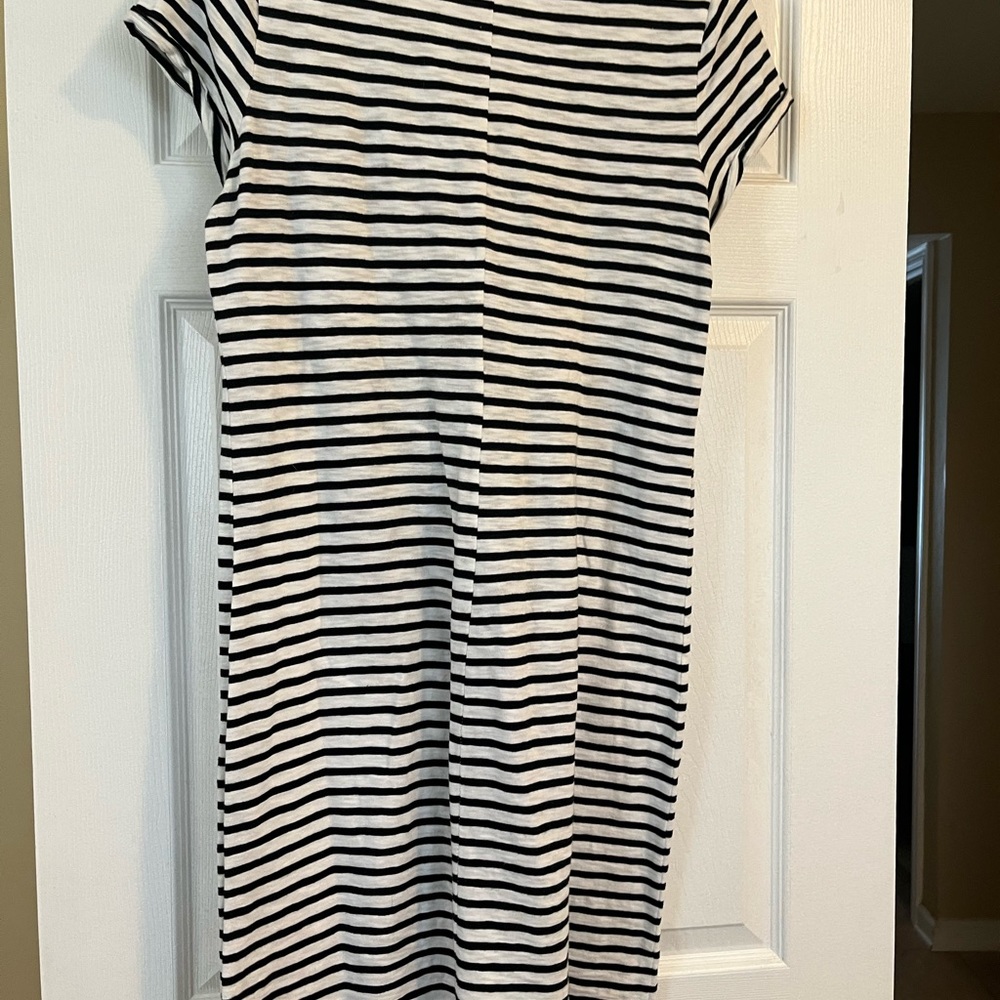 Gap tshirt dress. Black and white.